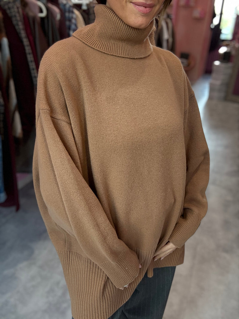 Maglia Abito Cammello Collo Alto