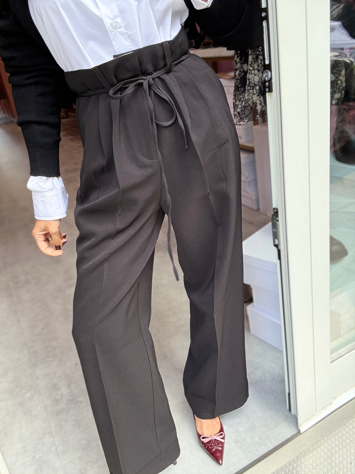 Pantalone Nero Vita Alta Con Laccetto