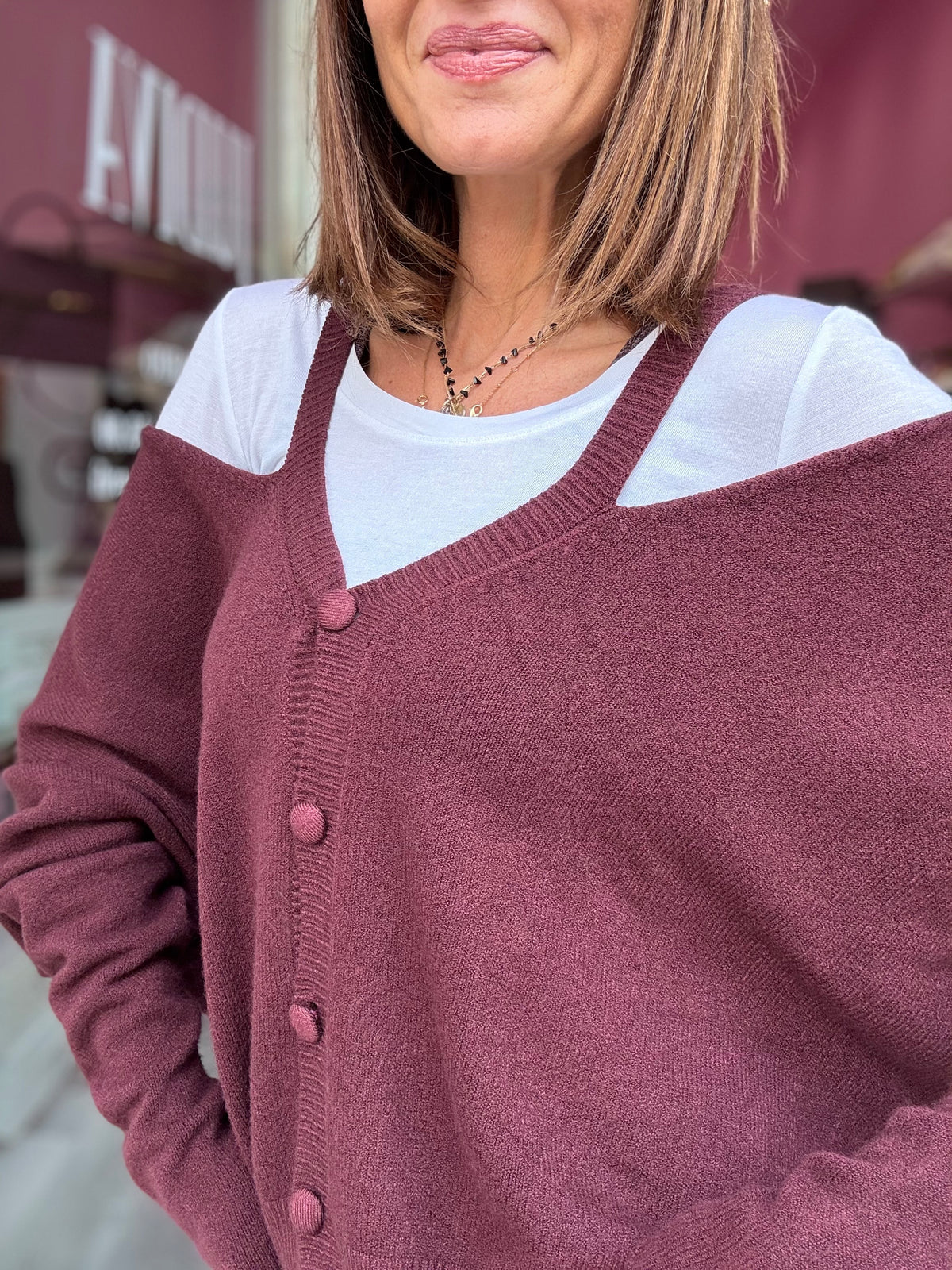 Cardigan Vino Cut Out Over