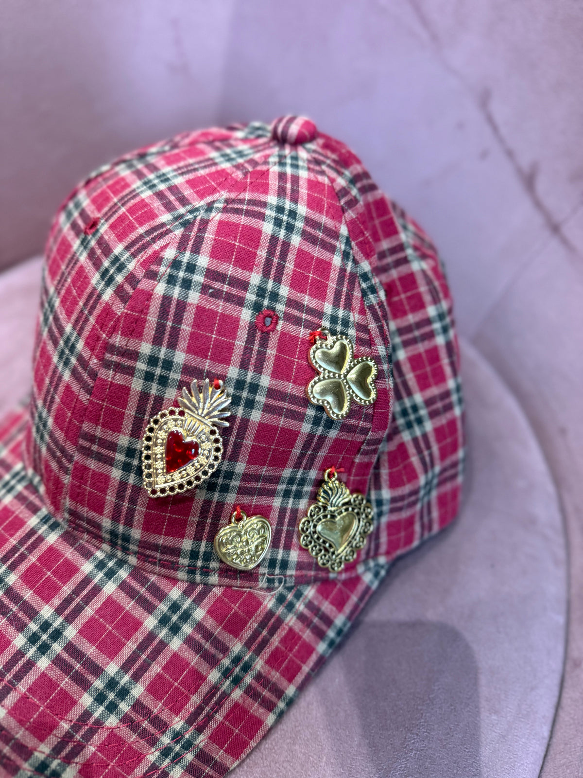 Cappello Rosso Check