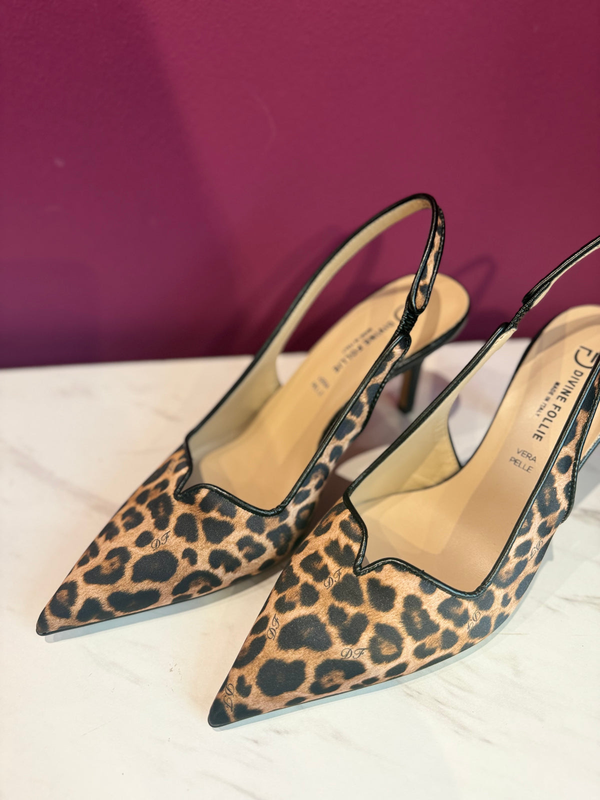 SLINGBACK LEO PUNTA DIVINE FOLLIE