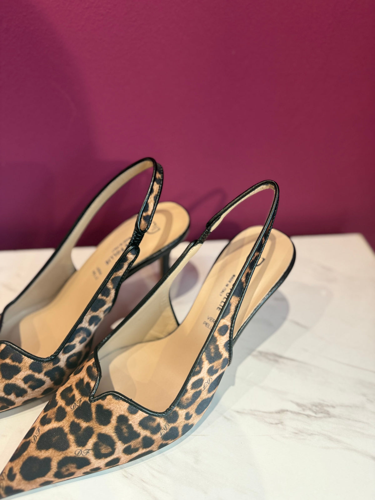 SLINGBACK LEO PUNTA DIVINE FOLLIE