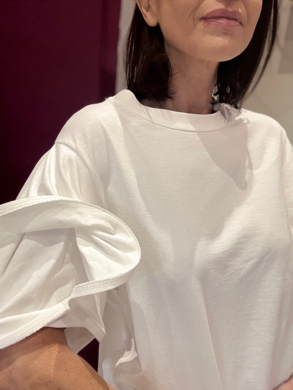 T-shirt bianca Manica Volant TENSIONE IN